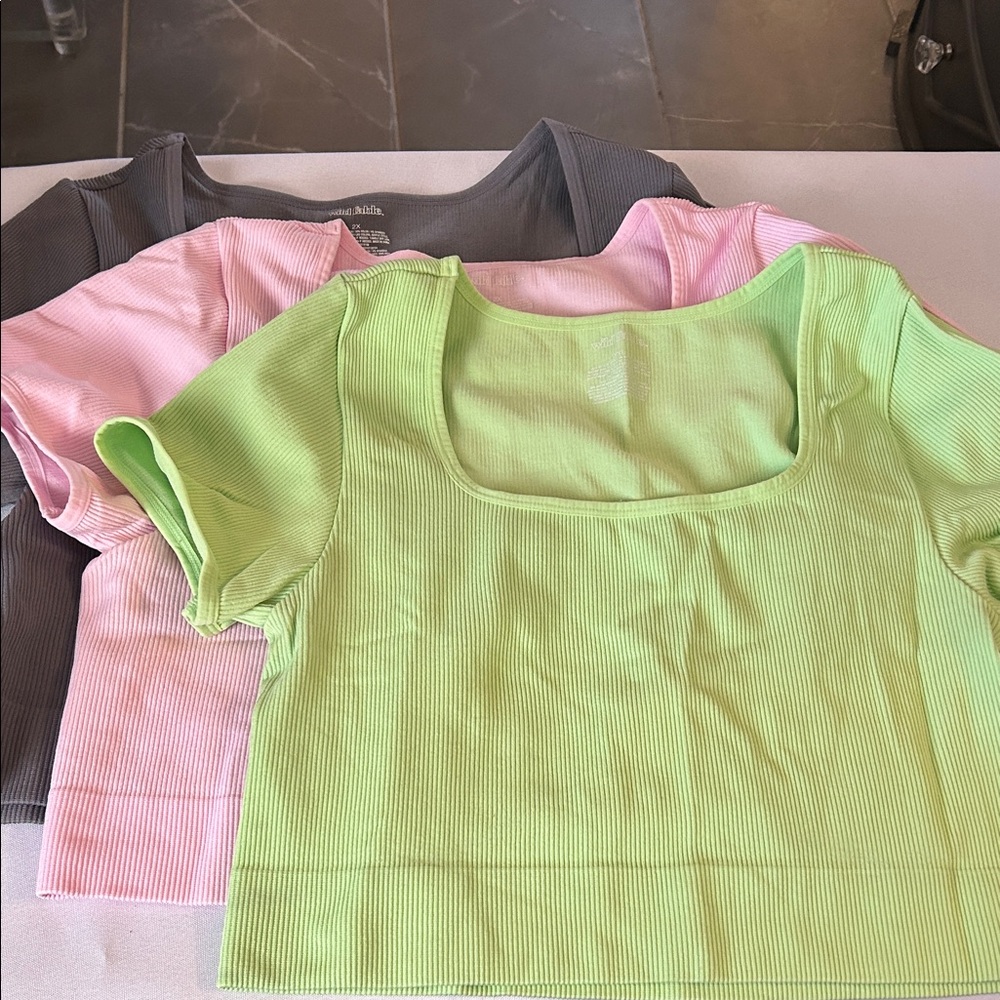 THREE Wild Fable Stylish Ribbed Cap Sleeve Crop Tops in Green, Pink, Gray 2X EUC